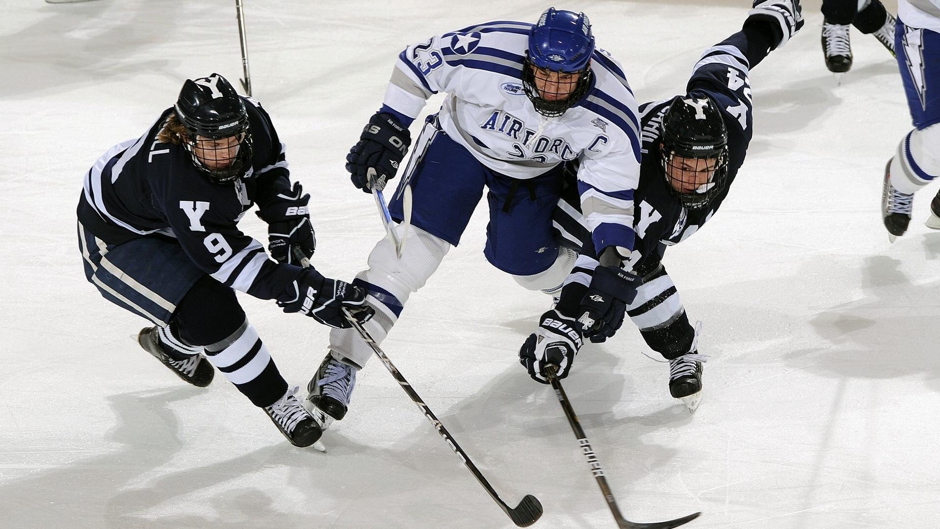 _夜灯光雪地赛：光影交错的冬日盛宴_，雪地里的灯光